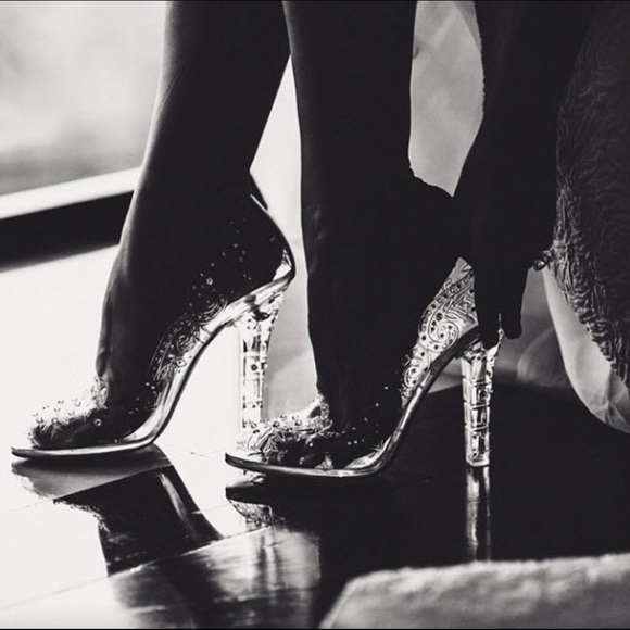 $1800 Dolce&Gabbana Cinderella Clear Plexi Shoes - Picture 3 of 16